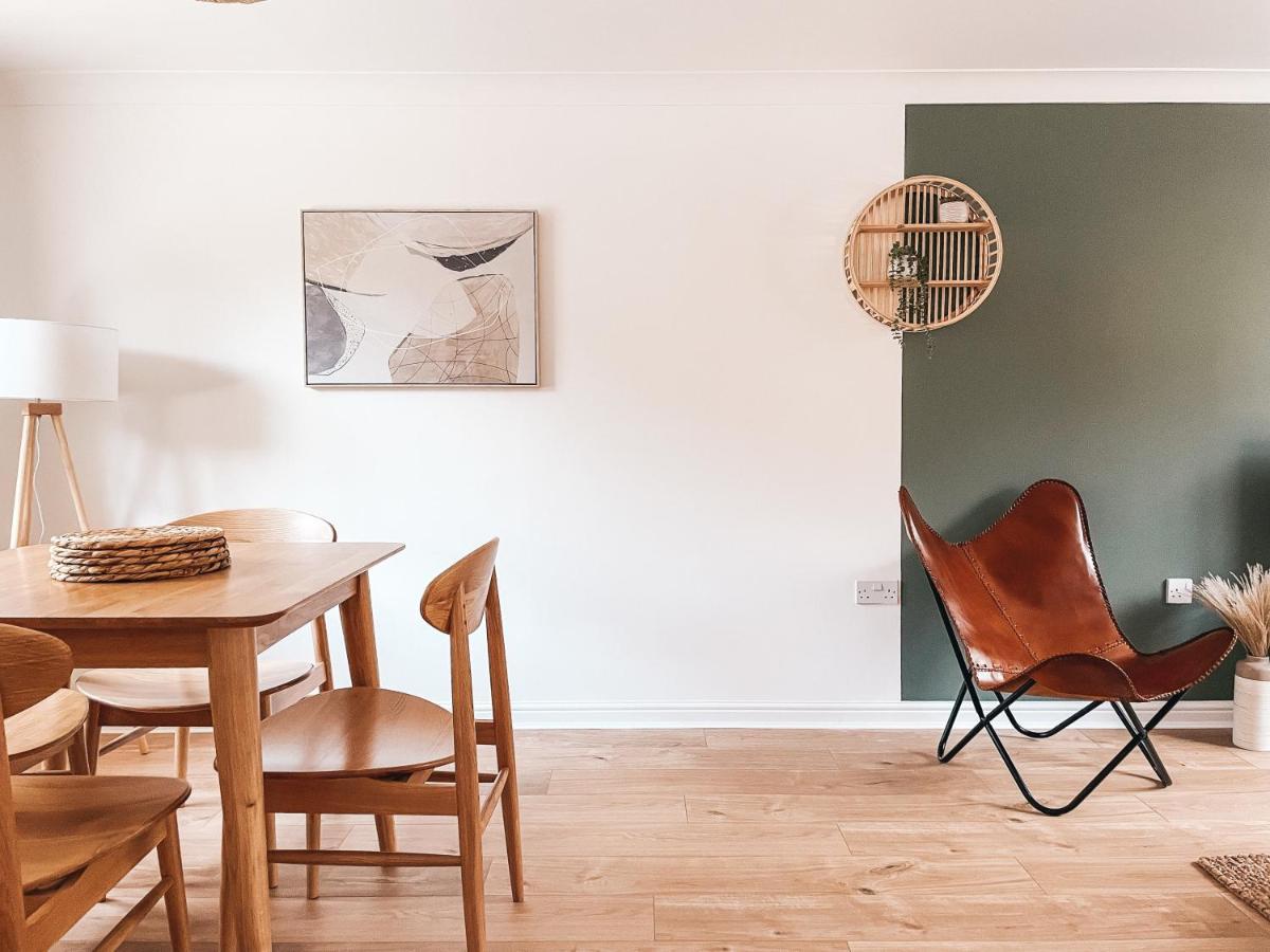 Hollybush Apartment, By Solace Stays Newport  Exterior foto